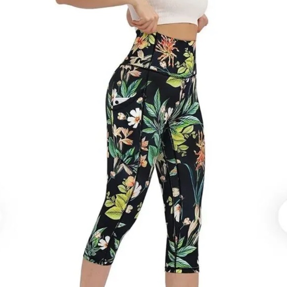 Ododos Pants - Ododos High-Rise Capri Leggings Size Medium Black Tropical Print